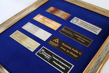 Piochas metálicas, grabado por Grabados Franco