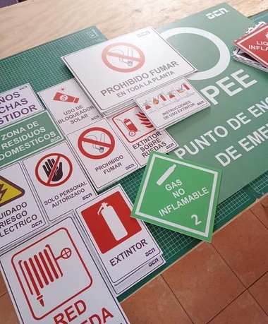 Señaléticas, grabado por Grabados Franco
